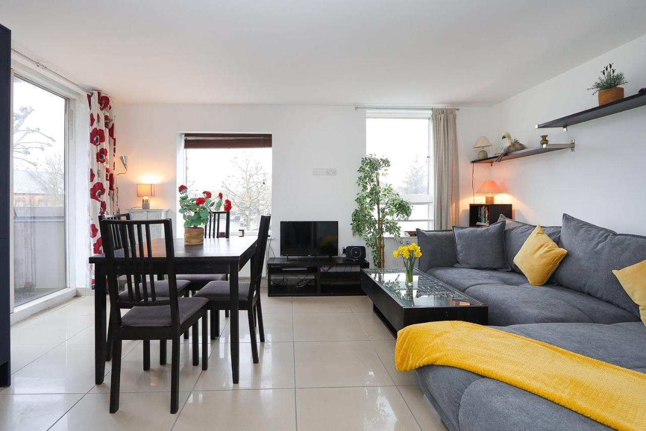 2-bed 2-bath Flat Around The Corner From Portobello Market Апартаменты *