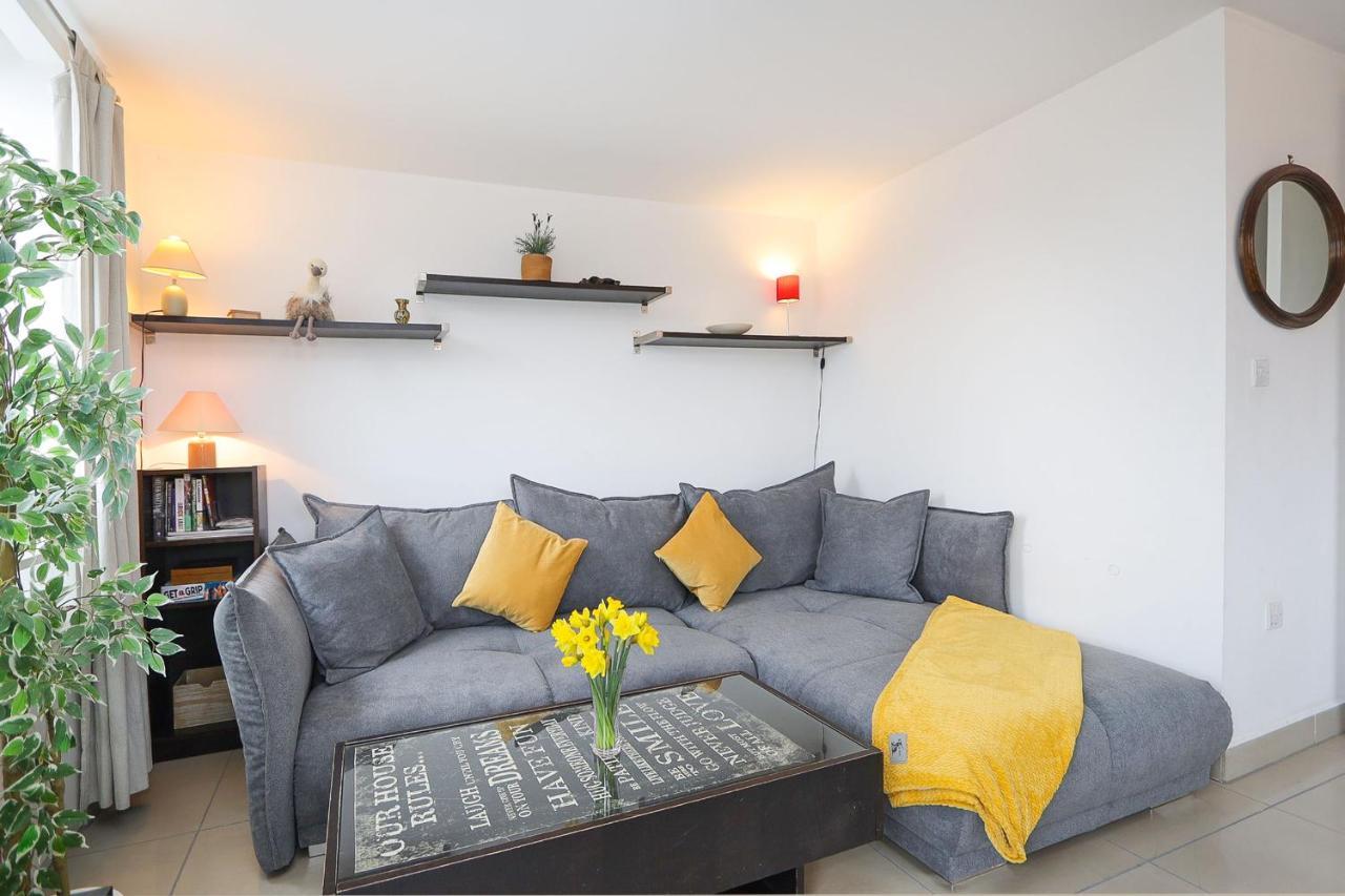 2-bed 2-bath Flat Around The Corner From Portobello Market Лондон